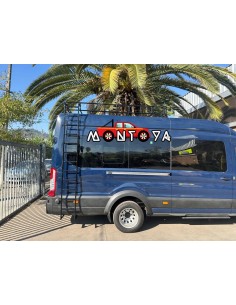 PARRILLA METÁLICA CON ESCALERA FURGÓN.