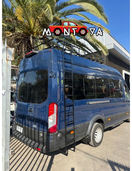 PARRILLA METÁLICA CON ESCALERA FURGÓN.